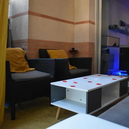 SAUNA JACUZZI pour 2 en centre ville Appartement *